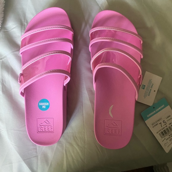 Reef Shoes - NWT Reef 7.5 sandals slide beach summer hot pink